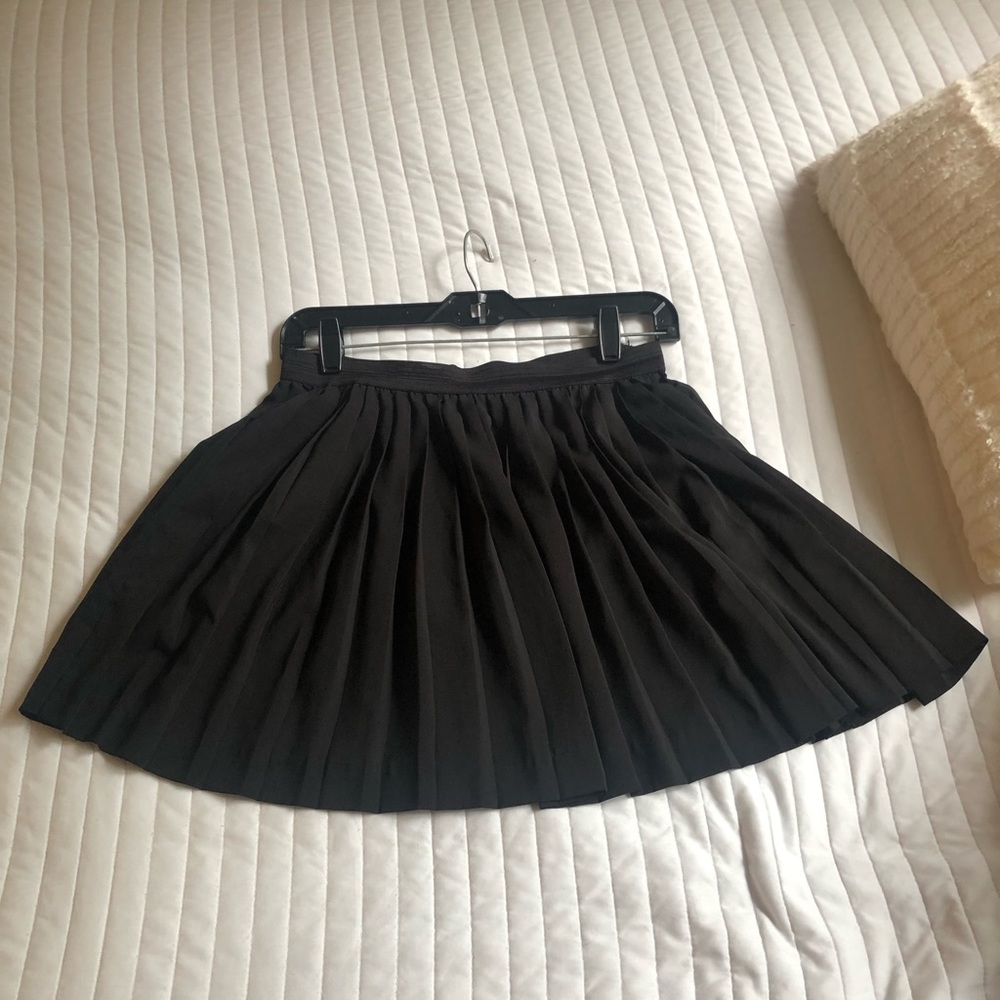 Black pleated skirt